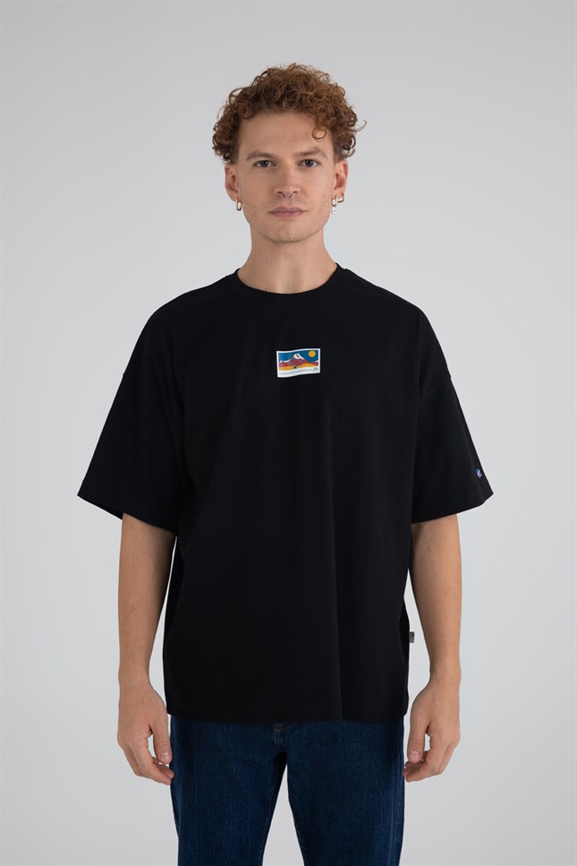 Erkek Siyah Düşük Omuzlu T-Shirt